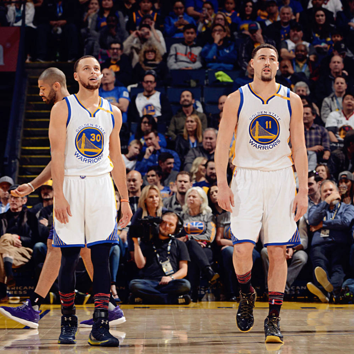 库里汤普森外线火力对阵猛龙防守铁闸