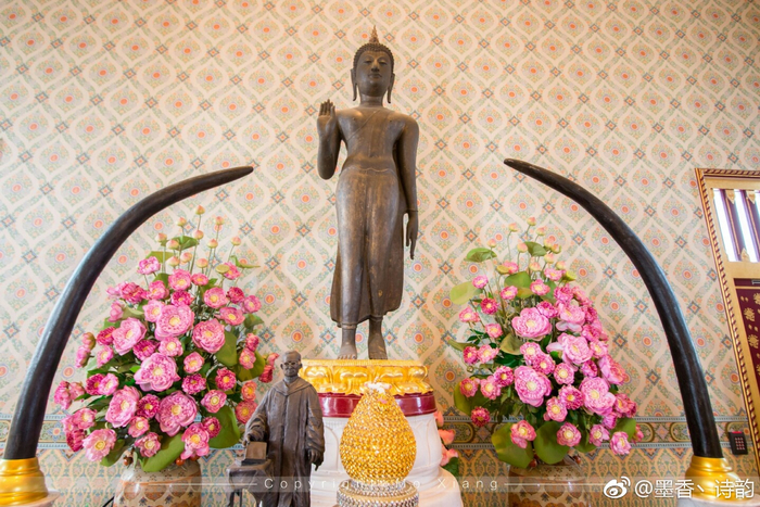 泰国被称为佛教之国,金佛寺是泰国的华人对它的称呼