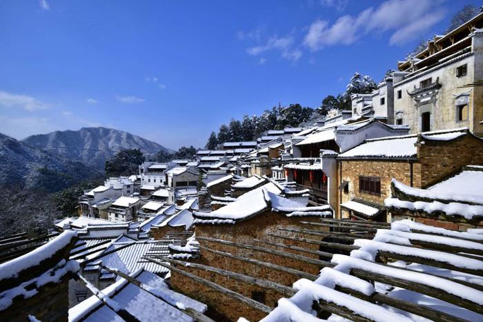 仙境！“中国最美乡村”婺源篁岭景区雪景银装素裹，宛如仙境