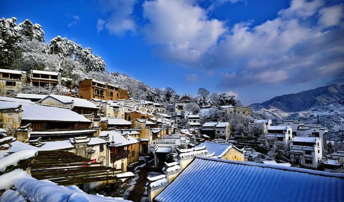 仙境！“中国最美乡村”婺源篁岭景区雪景银装素裹，宛如仙境