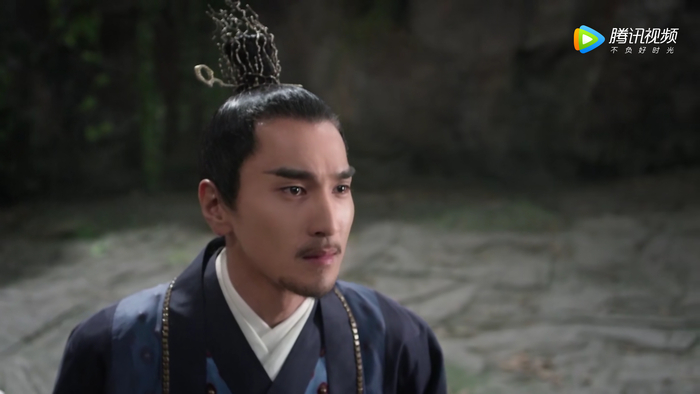 在《十里桃花》中,白浅为什么能受到墨渊的偏爱白浅?