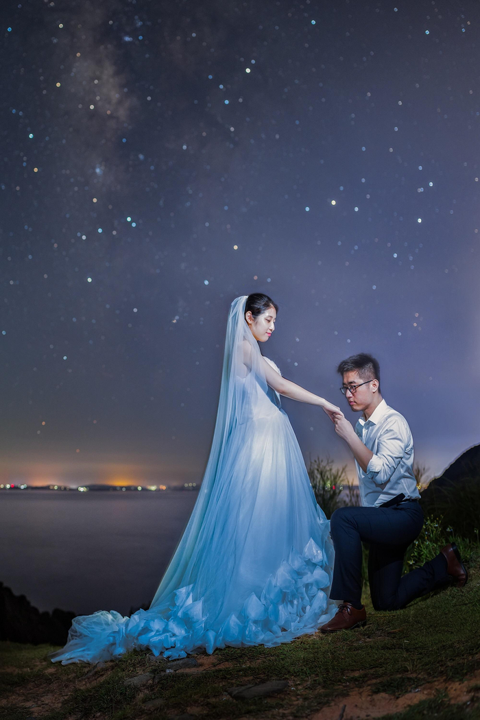 亲爱的,我们结婚时,也要拍这样一组独特的婚纱照!!|婚纱照|星河|爱情|木木|摄影_新浪新闻
