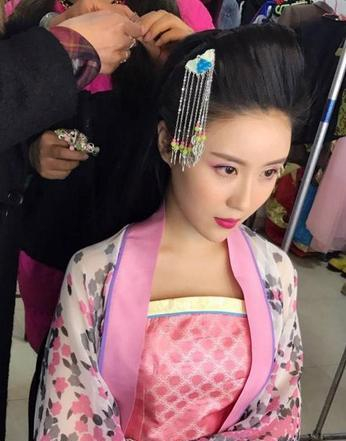 知名度连女儿关思慧都比他高离开赵家班之后,关小平也拍了很多电视剧