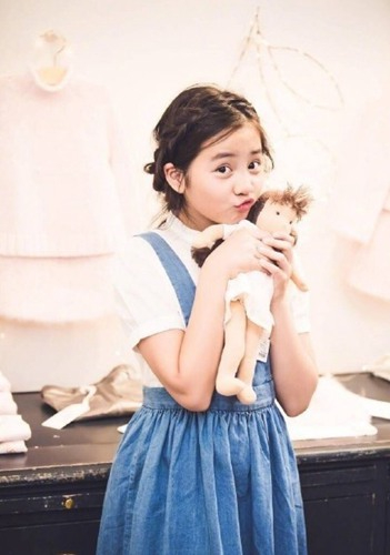 黄家有女初长成黄磊女儿多多长大变成美少女