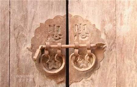 门上的艺术:中国古代锁具与门把手