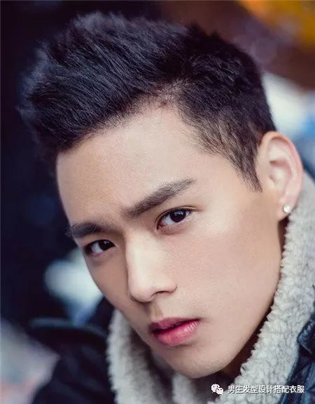 男生中分心形刘海发型范丞丞高贵时髦王子异清爽有男人味