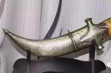 利刃也有曲线美!S形弯刀匕首_新浪新闻