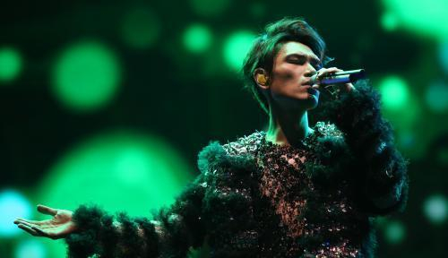 杨宗纬的一首《洋葱》,背后藏了这么多不为人知故事!|网易|杨宗纬|洋葱|云音乐|故事_新浪新闻