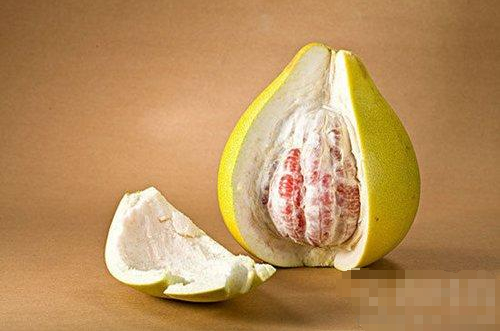 柚子皮别扔 细数柚子皮的功效和作用