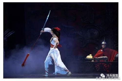 揭秘中国剑术的前世今生:从将士征战沙场的必修课到全民广场舞剑|剑术|剑法|套路_新浪新闻