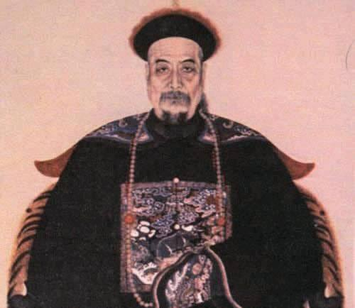 清朝官服上的图案大有讲究, 同为一品, 仙鹤图案地位远高于麒麟