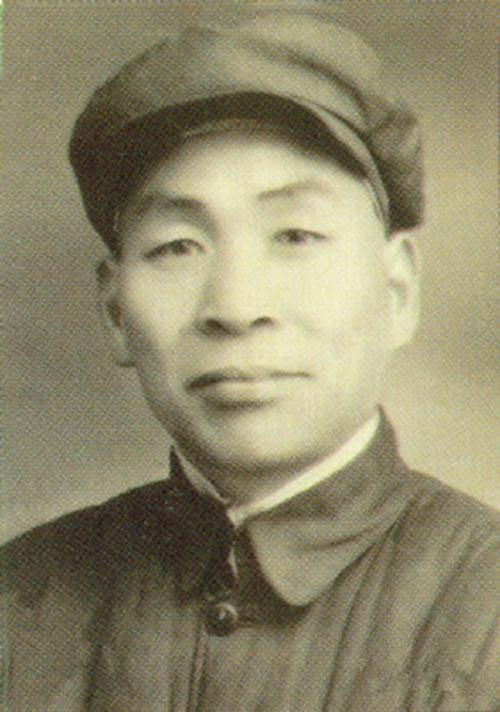 党中央要枪毙一个人, 黄敬不同意, 毛主席说: “要他还是中国?|刘青山|黄敬|党中央_新浪新闻
