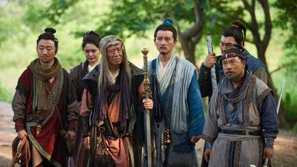 历史影视剧中十大著名的七人组合，有两组充满了美好的童年回忆_新浪新闻