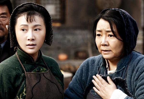 直到26岁才出演了第一部电视剧处女作——《牛玉琴的树》