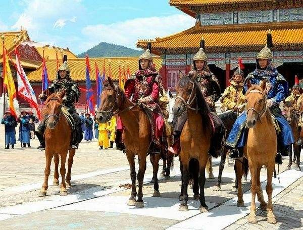 清朝八旗实质上共有二十四旗,地位最高的不是正黄旗|正黄旗|镶黄旗|白旗_新浪新闻