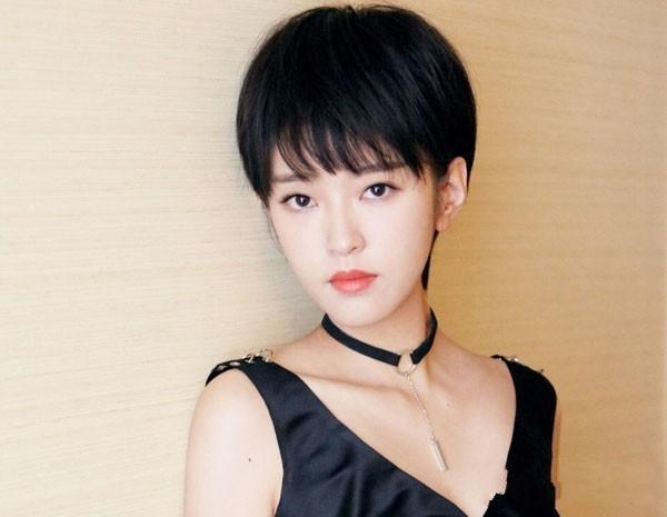 刘泳希是真的千指大人吗 从小学习古筝的刘泳希已达到专业十级