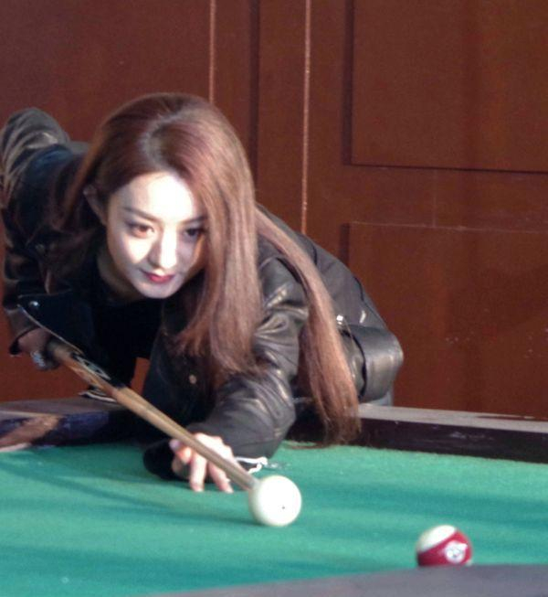 中国女明星们打台球谁更厉害潘晓婷看后都自叹不如