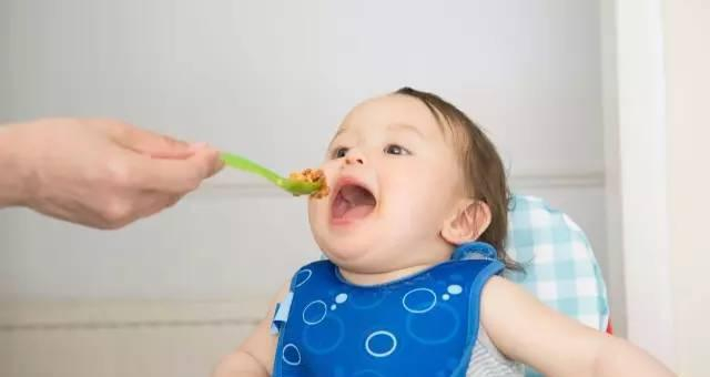 《7~24月龄婴幼儿喂养指南》,新妈妈必收!|婴幼儿|辅食|食物_新浪新闻