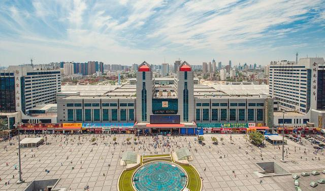 最新动态揭秘 郑州火车站及周边小巷全方位解析