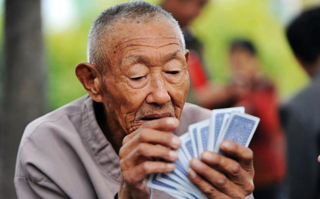 打够级扑克牌游戏下载