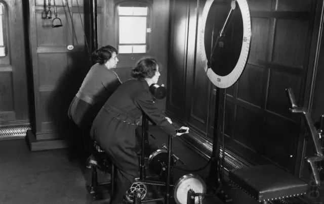 有了教练，健身效果更棒。