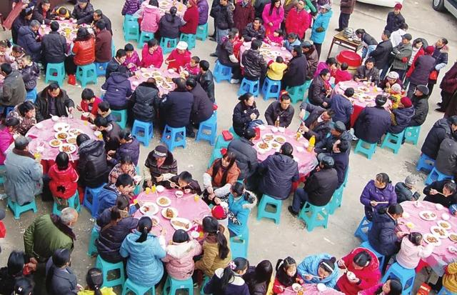 原料是“剩馒头”的琉璃馍，为啥会成为宴席压轴菜？_新浪新闻