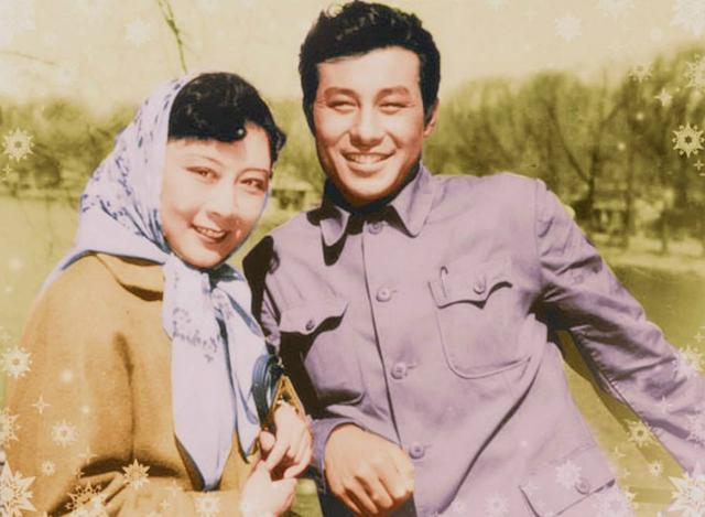 86岁王心刚近照,三次获终身成就奖,与妻子相爱50年,今满头白发