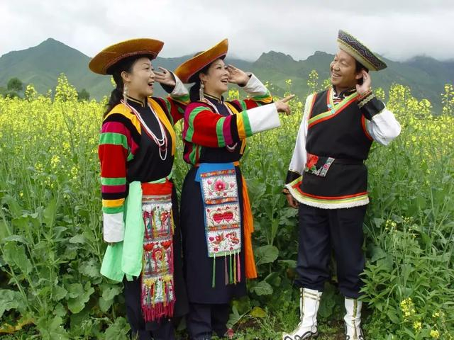 海东,土族、撒拉族聚集的地方,自驾旅游者的乐土