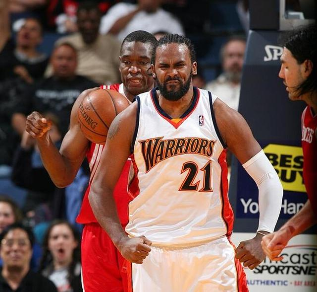 2010年夏金州勇士队用安东尼·兰多夫,罗尼·图里亚夫以及新秀杰罗姆