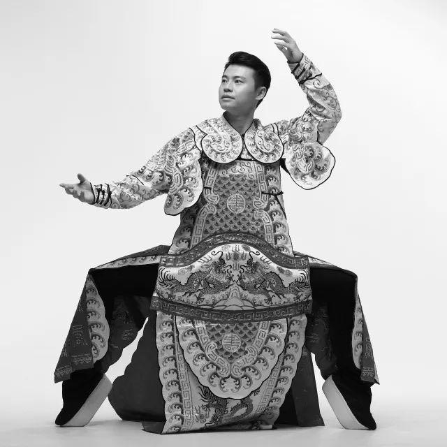 赵子龙铠甲披挂在身