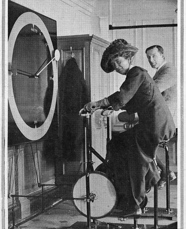 即使不去健身房，在家也不妨碍做训练。