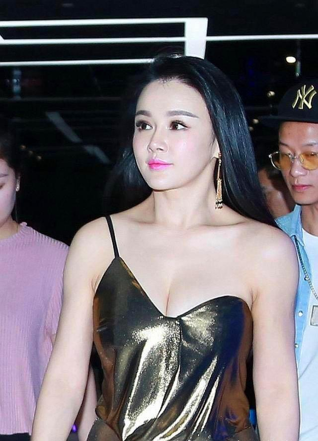 和身高1米62的邹市明结婚生活,看妻子冉莹颖怎么回答的