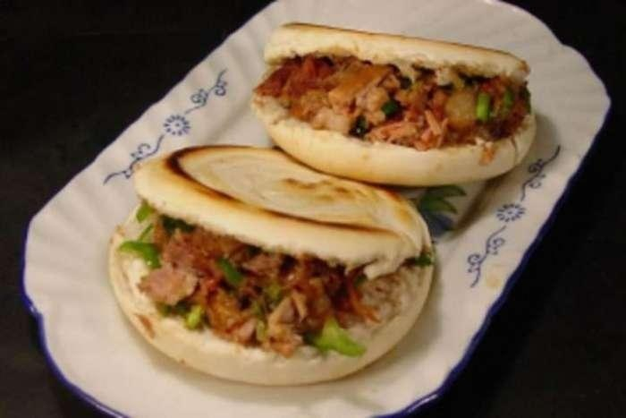 咸鲜香辣、重油重酱营养美味的济宁夹饼！