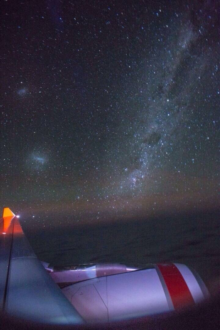 天空变绿不一定是极光，还有气辉。气辉，又称“夜辉”|散射|极光|晴夜|星光|黄道光_新浪新闻
