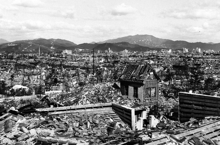 从天堂到地狱:广岛原子弹爆炸前后老照片对比