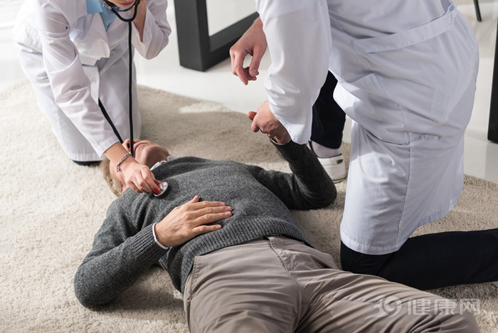 突然猝死前,身体有4个奇怪征兆!抓住的人太幸运