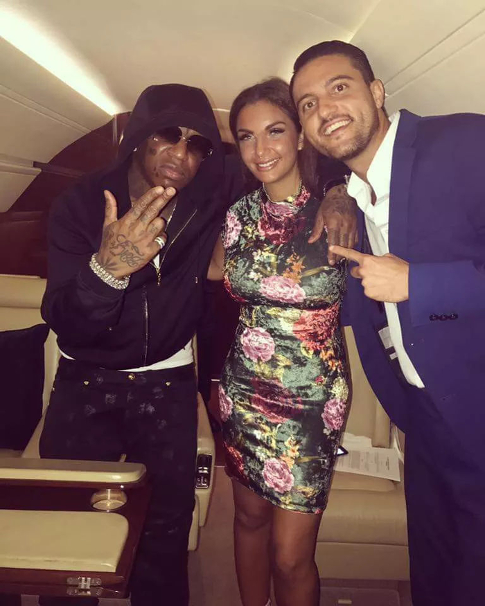 和 Cash Money创始人Birdman合影