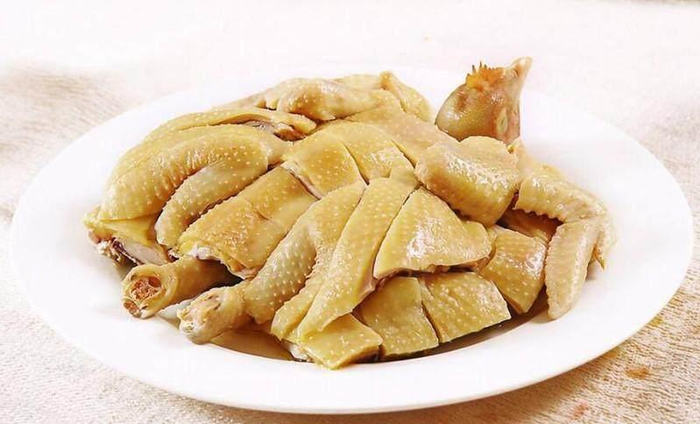 年夜饭之正宗的广式白切鸡,鸡要好吃,蘸料是关键!