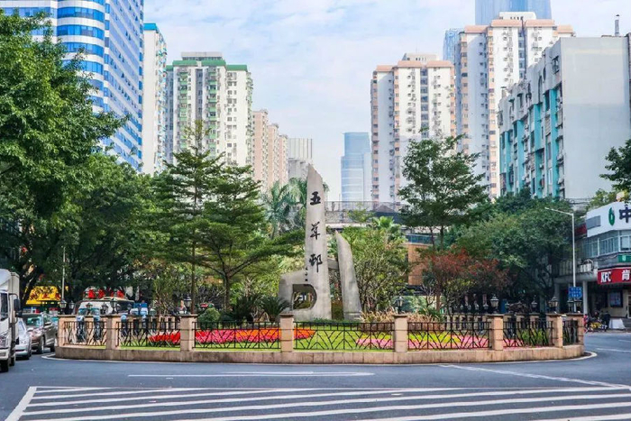 广州的美食圣地五羊邨,既有烟火气息,又有文艺范儿!