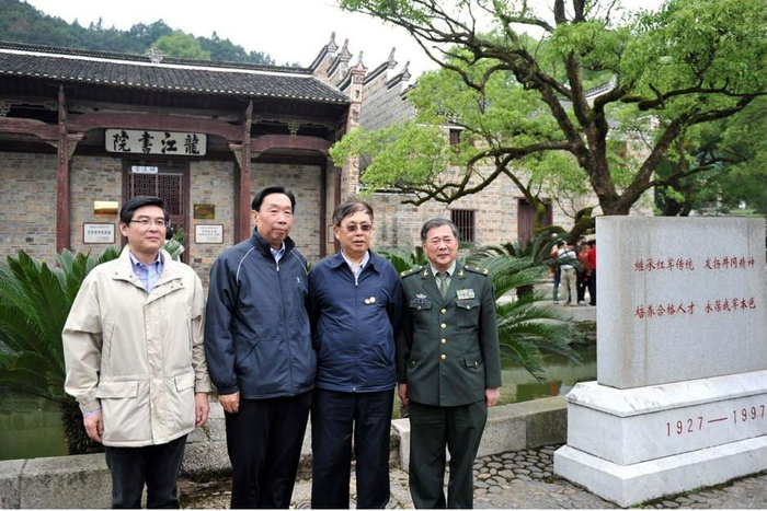 毛主席男神级外孙太低调, 女友无意得知其背景后, 非要分手!|毛主席|孔继宁|外孙