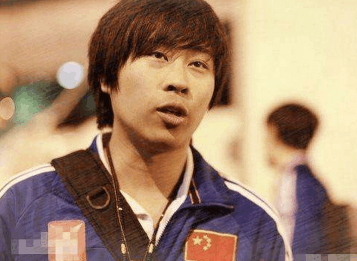 LOL卢本伟“套路深”, 慈善洗白为自己付出做准备