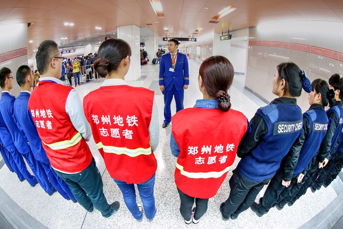 摄影师耗时1个月 拍摄地铁24小时|地铁|郑州地铁|车站_新浪新闻