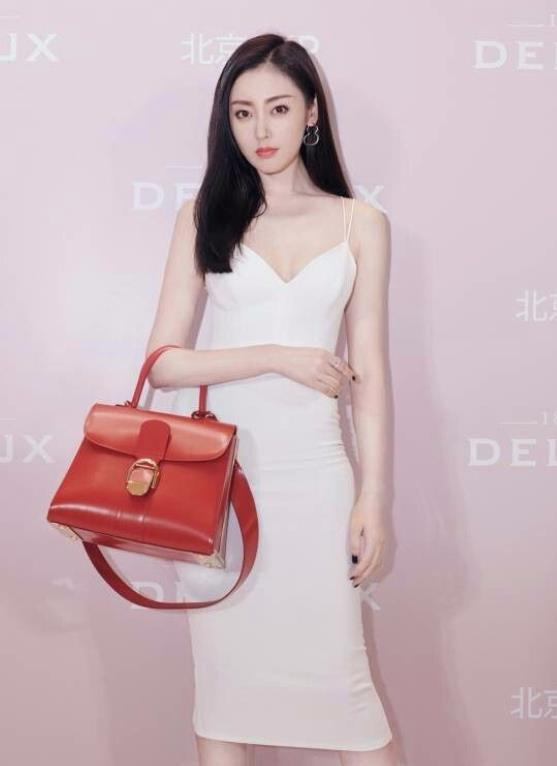 六张张天爱的美照混入了一张张嘉倪的美照,你能找出来吗?