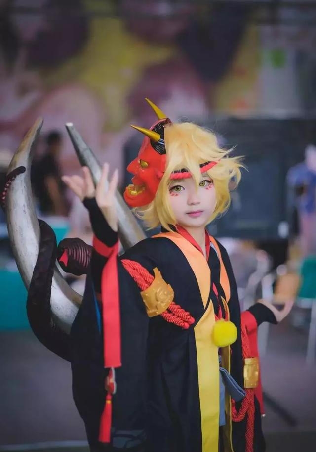 专访16岁高中生少女coser小天 “不忘初心 方得始终”|二次元|Cos|高中生|爷爷|道具_新浪新闻