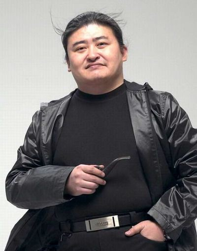 刘欢为什么一直留长发,看了他短发的照片,你就知道了|天地在我心|音乐|短头发|大辫子|我和你_新浪娱乐_新浪新闻