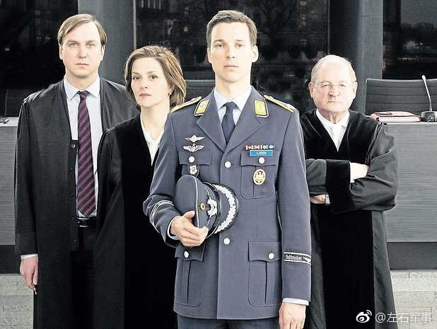 2016年的德国电影《审判》改编自德国畅销书作家Ferdinand von Schira|科赫_新浪新闻