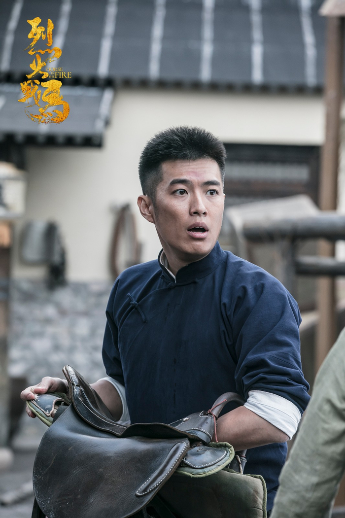 周帅饰演石二锁聂彤芯饰演黎姗姗尤宪超饰演大毛臧志中饰演顾晓轩张凯