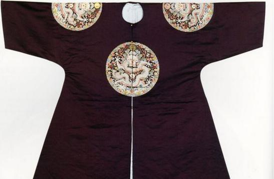 清朝皇帝服饰大全，并不是所有皇帝穿的衣服都叫“龙袍”_新浪新闻