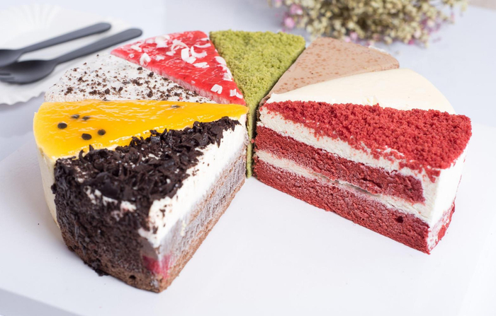 同理，各种糕点甜品，只要是让你感到甜蜜、可口的，基本都是热量炸弹