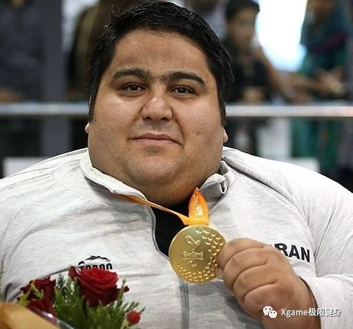 残疾人310公斤无装备卧推什么概念？